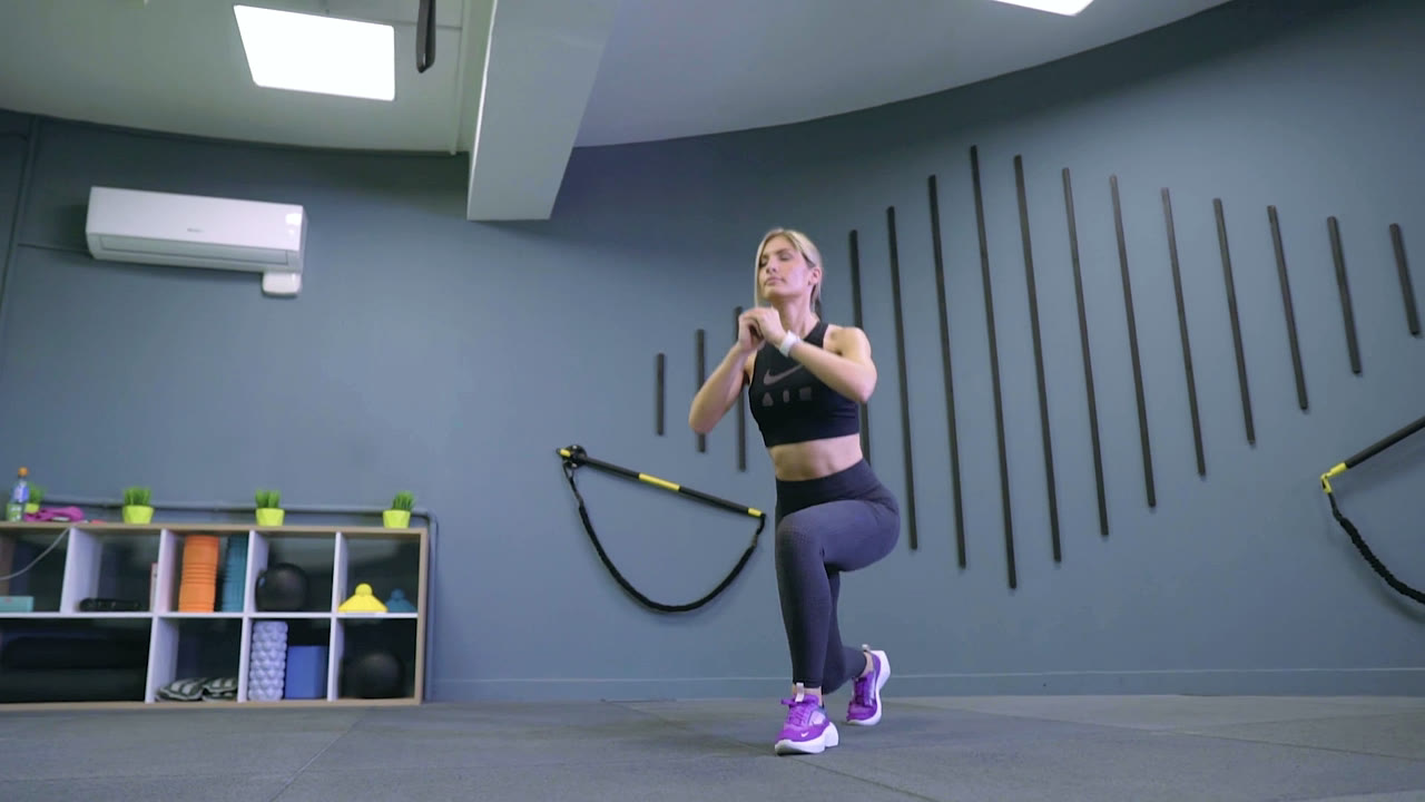 Forward Lunge demonstration